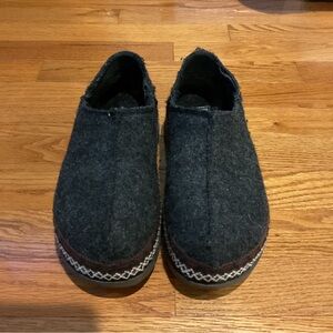UGG Refelt Tasman Cozy Black Nordic Platform Slip Ons 7